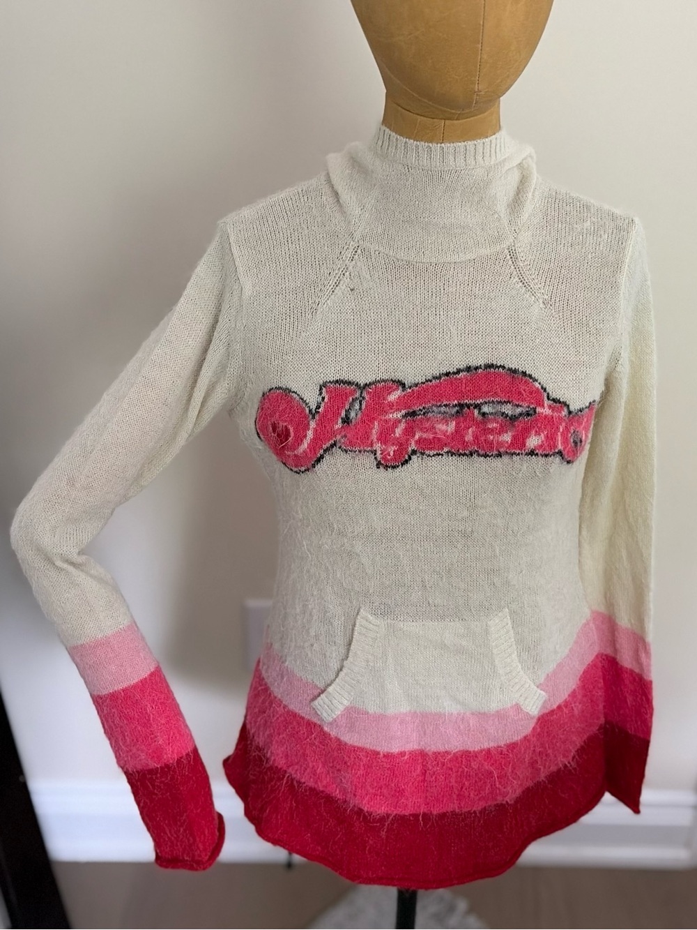 HYSTERIC GLAMOUR Cream Sweater with Pink and Red Ombre Script